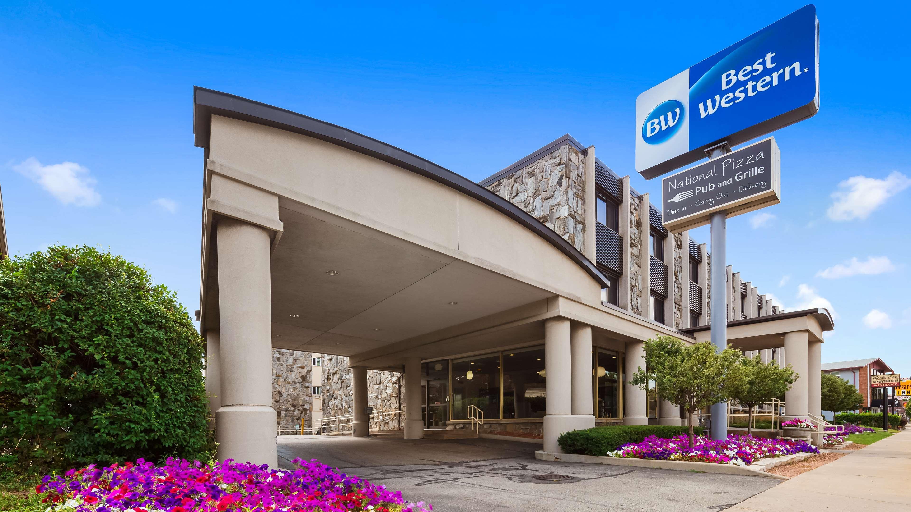 Best Western Plus Milwaukee West Екстер'єр фото