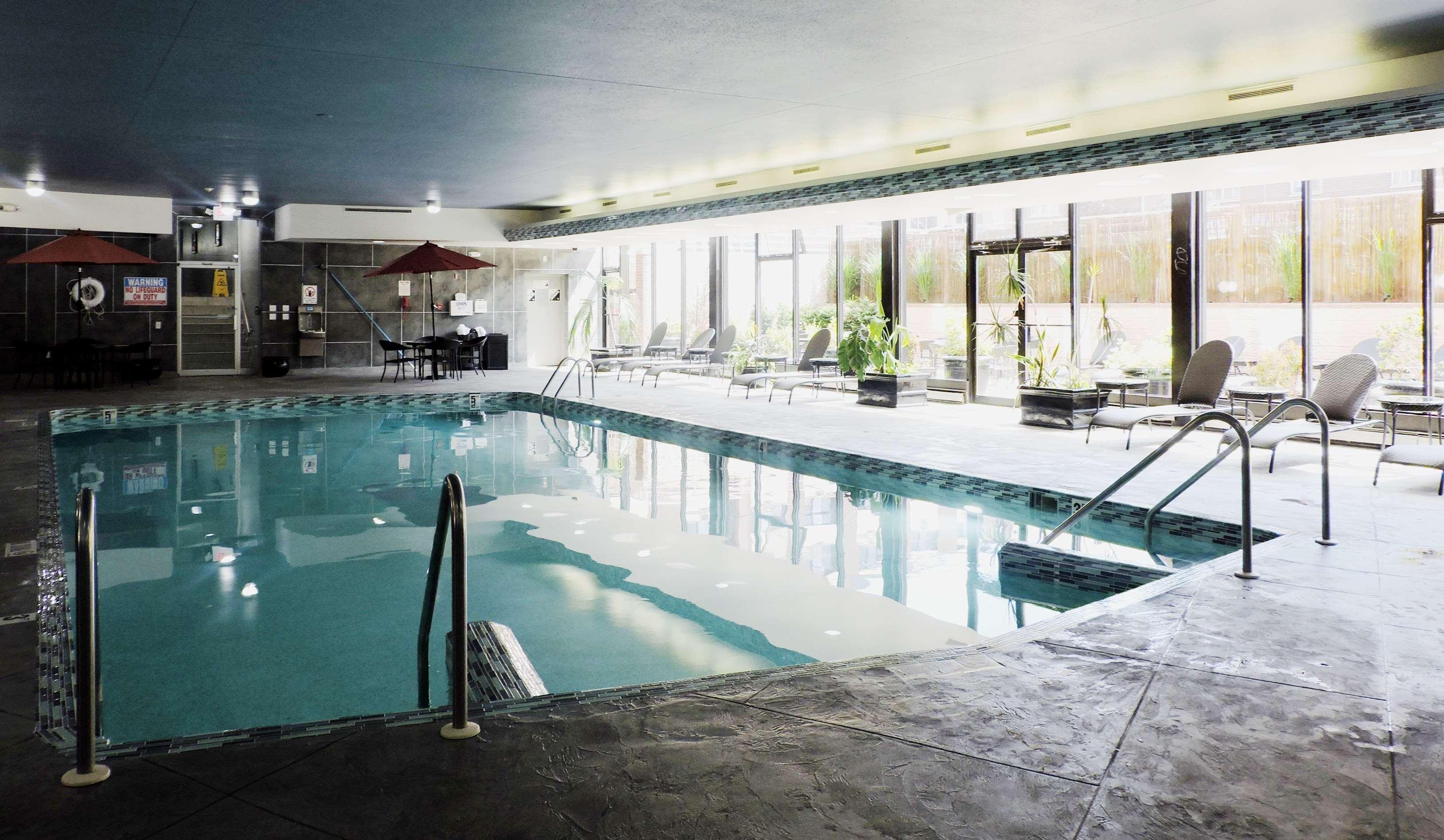 Best Western Plus Milwaukee West Екстер'єр фото