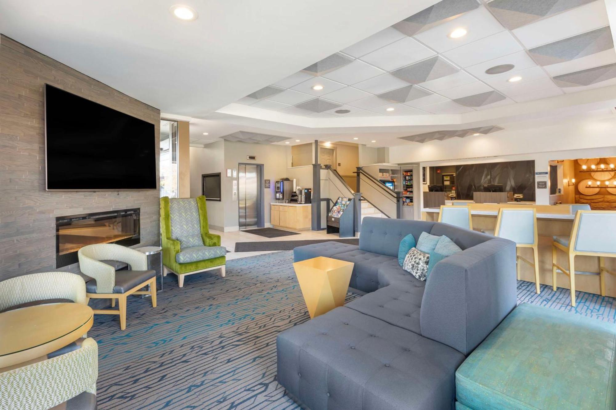 Best Western Plus Milwaukee West Екстер'єр фото