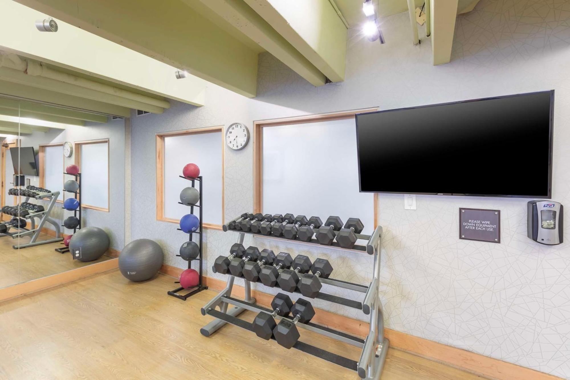 Best Western Plus Milwaukee West Екстер'єр фото