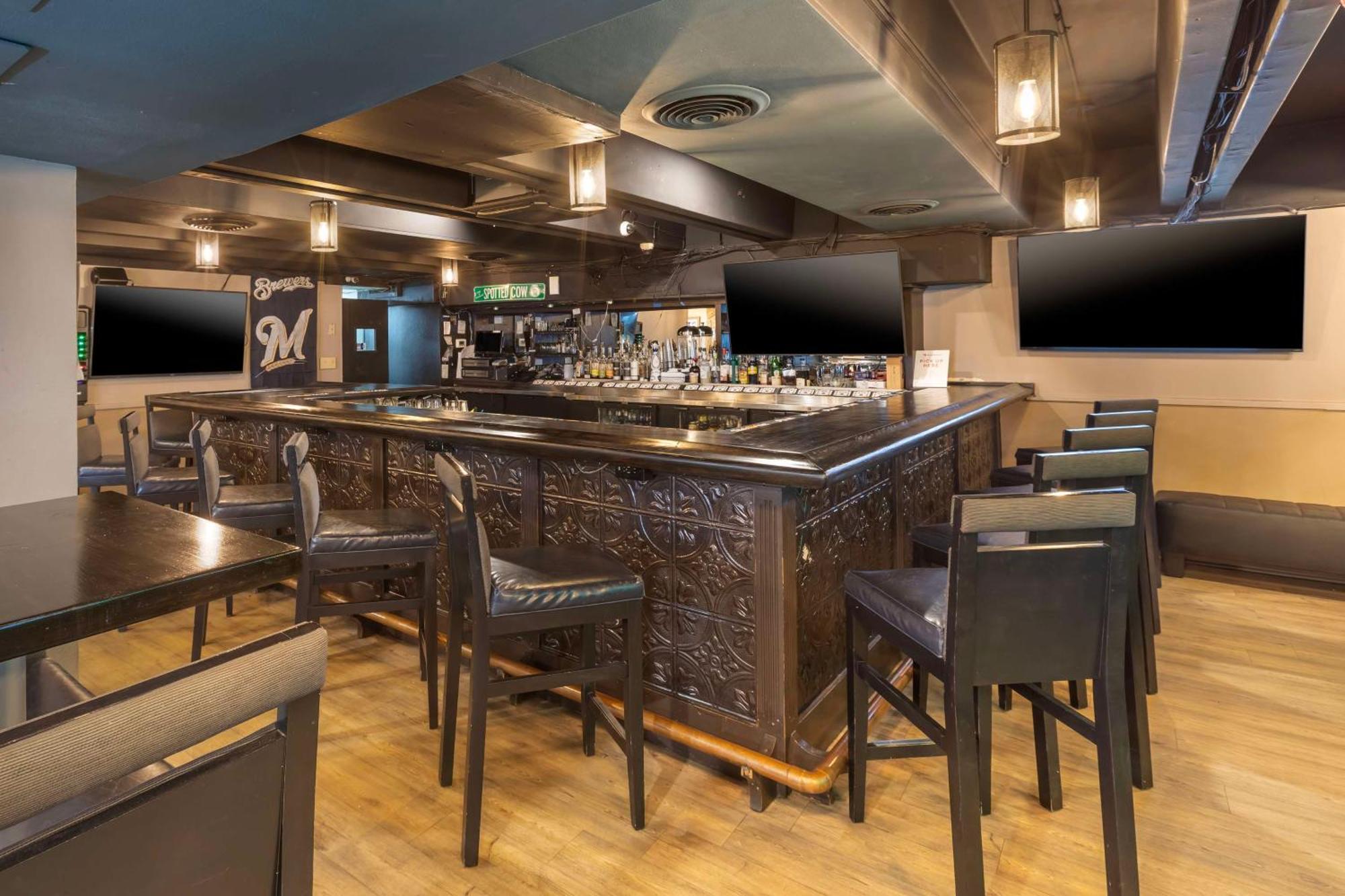 Best Western Plus Milwaukee West Екстер'єр фото