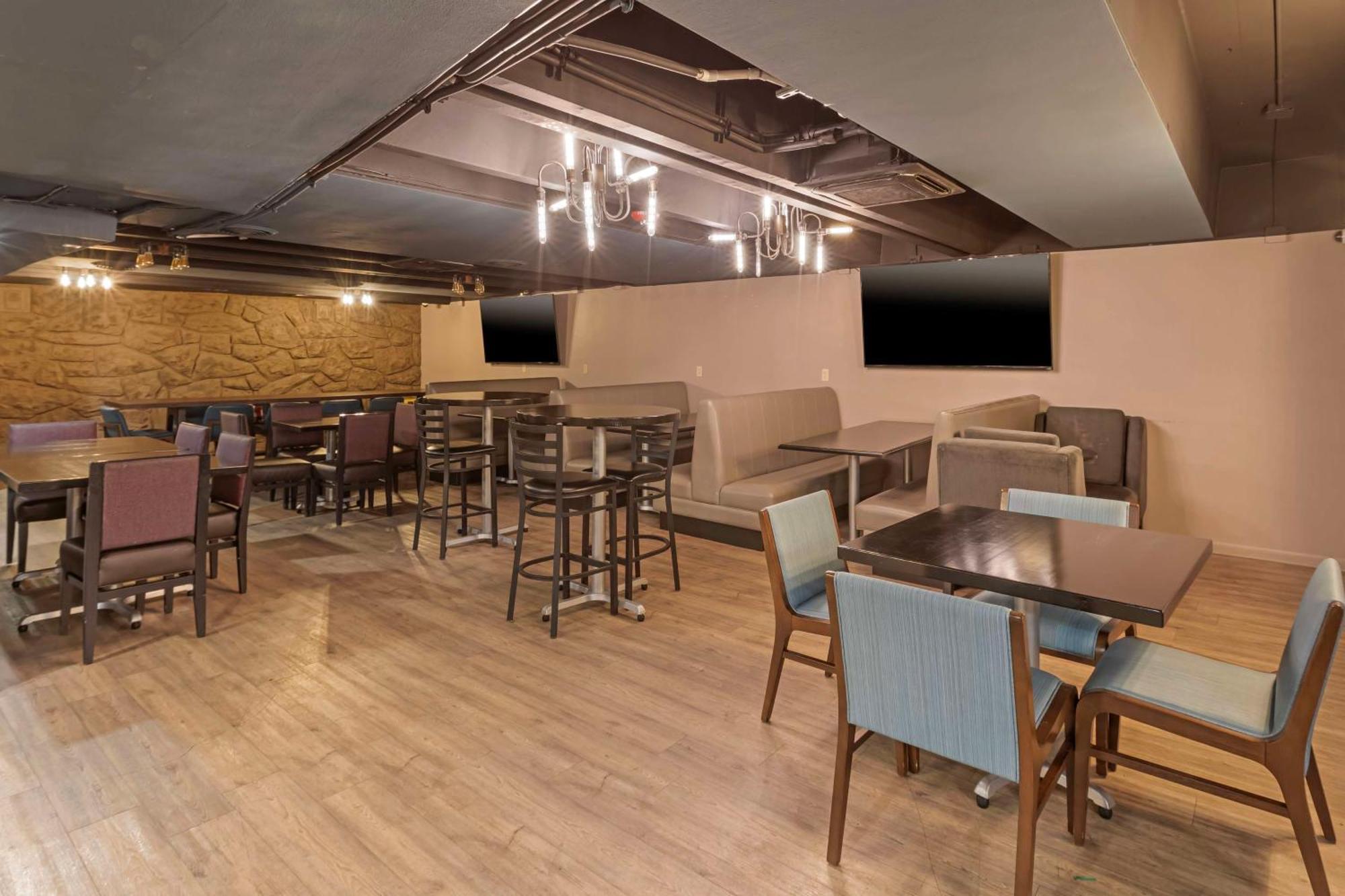Best Western Plus Milwaukee West Екстер'єр фото