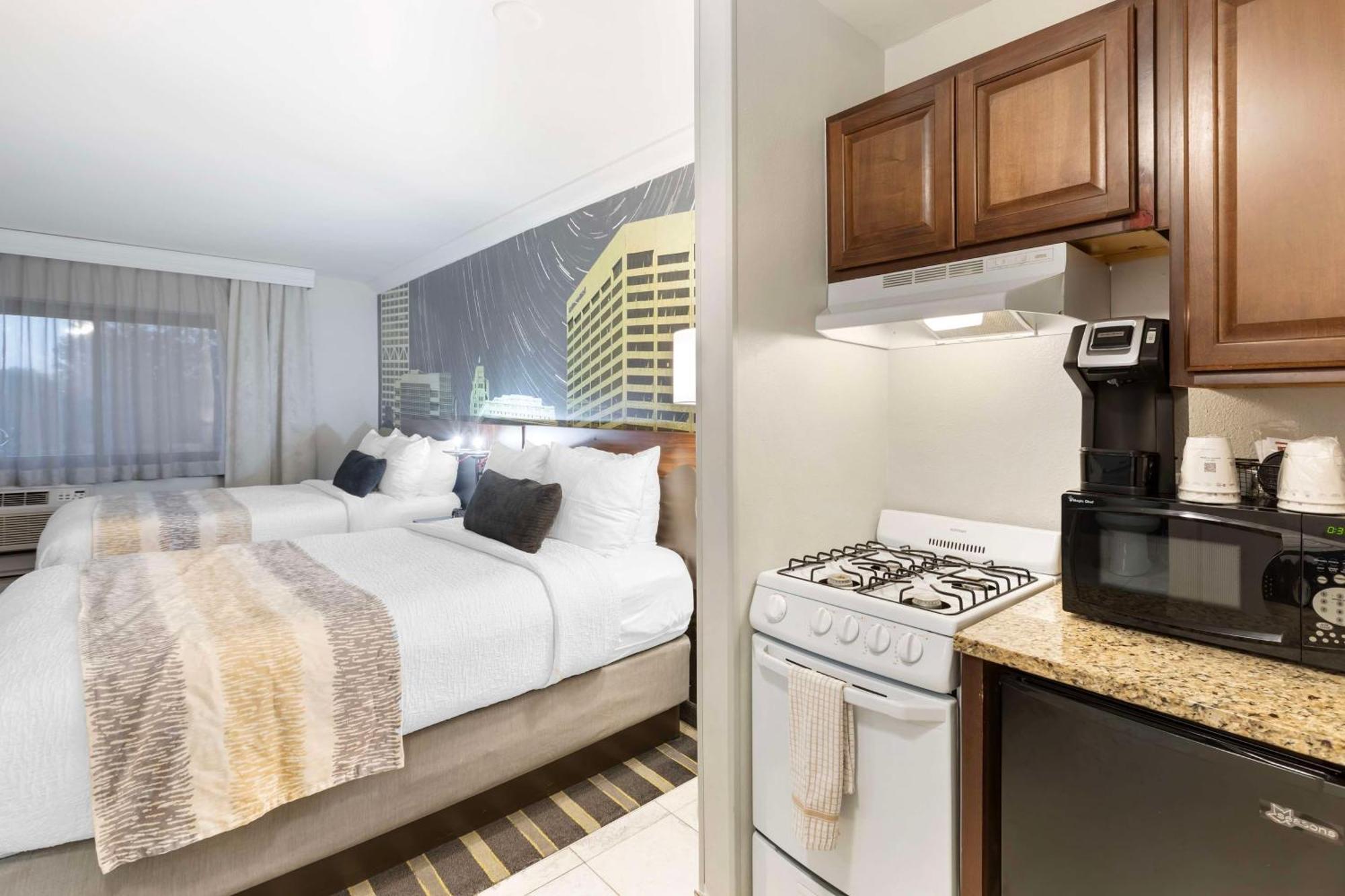 Best Western Plus Milwaukee West Екстер'єр фото