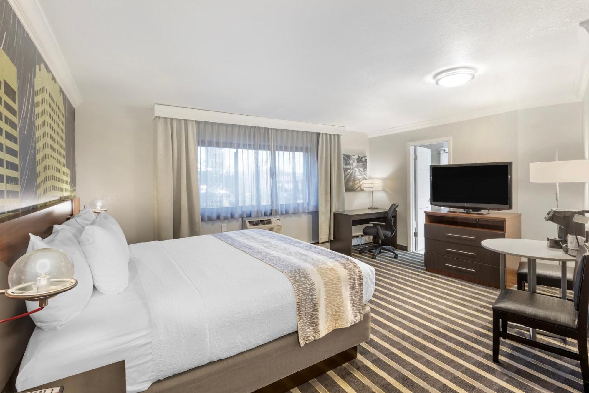 Best Western Plus Milwaukee West Екстер'єр фото