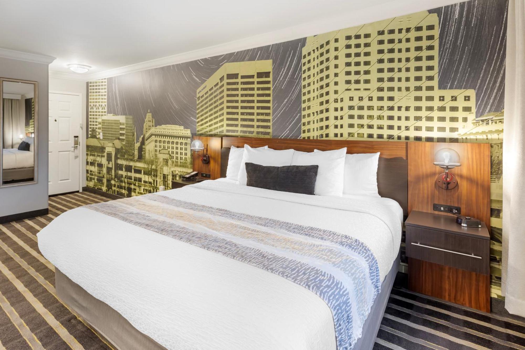 Best Western Plus Milwaukee West Екстер'єр фото